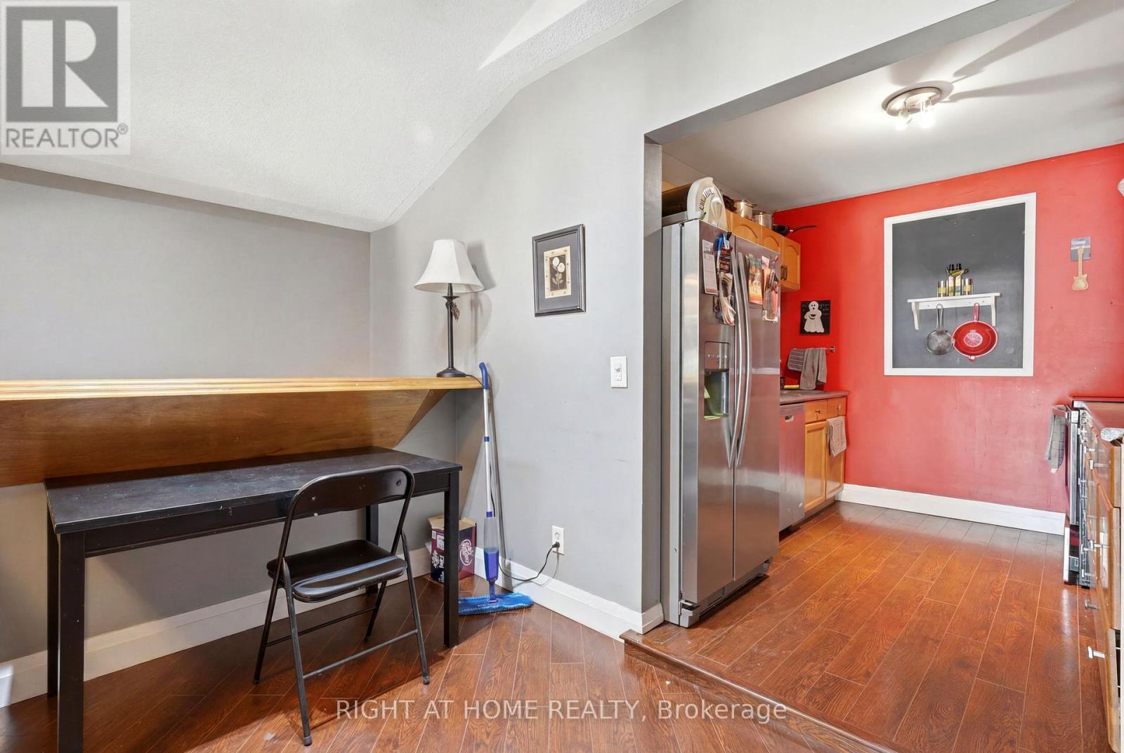 123 Crosthwaite Avenue N Property Photo 13