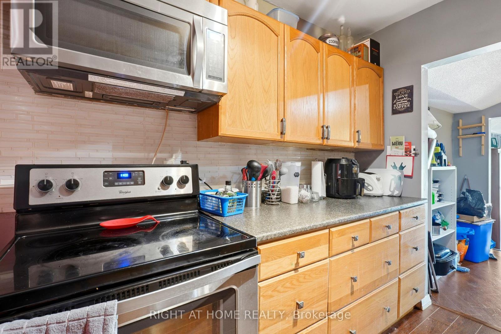 123 Crosthwaite Avenue N Property Photo 14