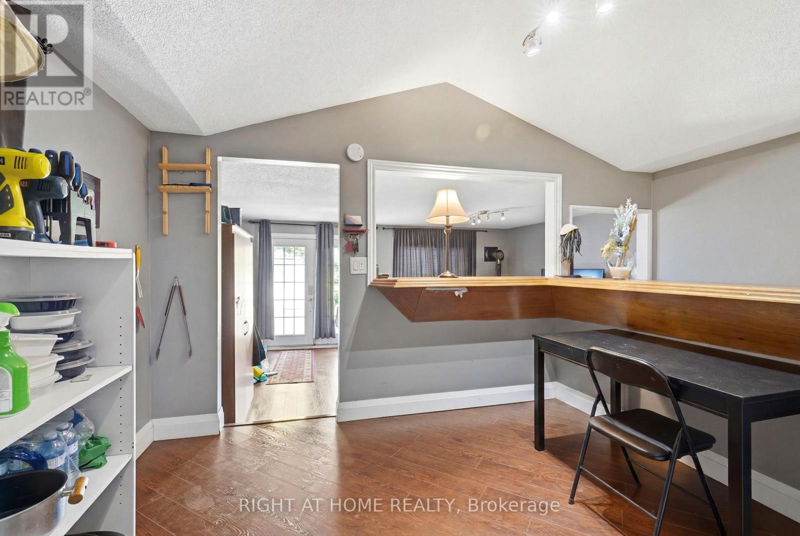 123 Crosthwaite Avenue N Property Photo 15