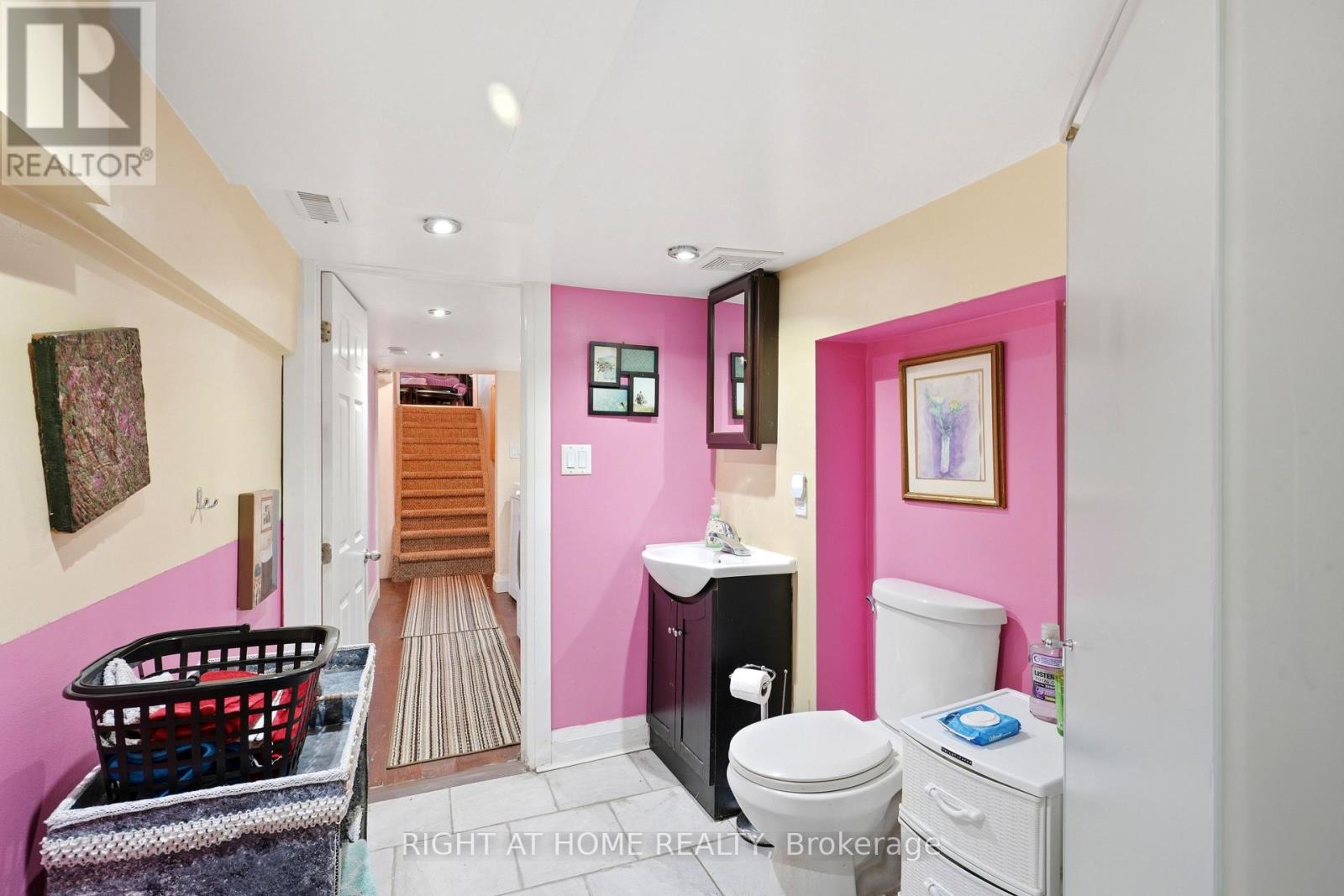 123 Crosthwaite Avenue N Property Photo 17