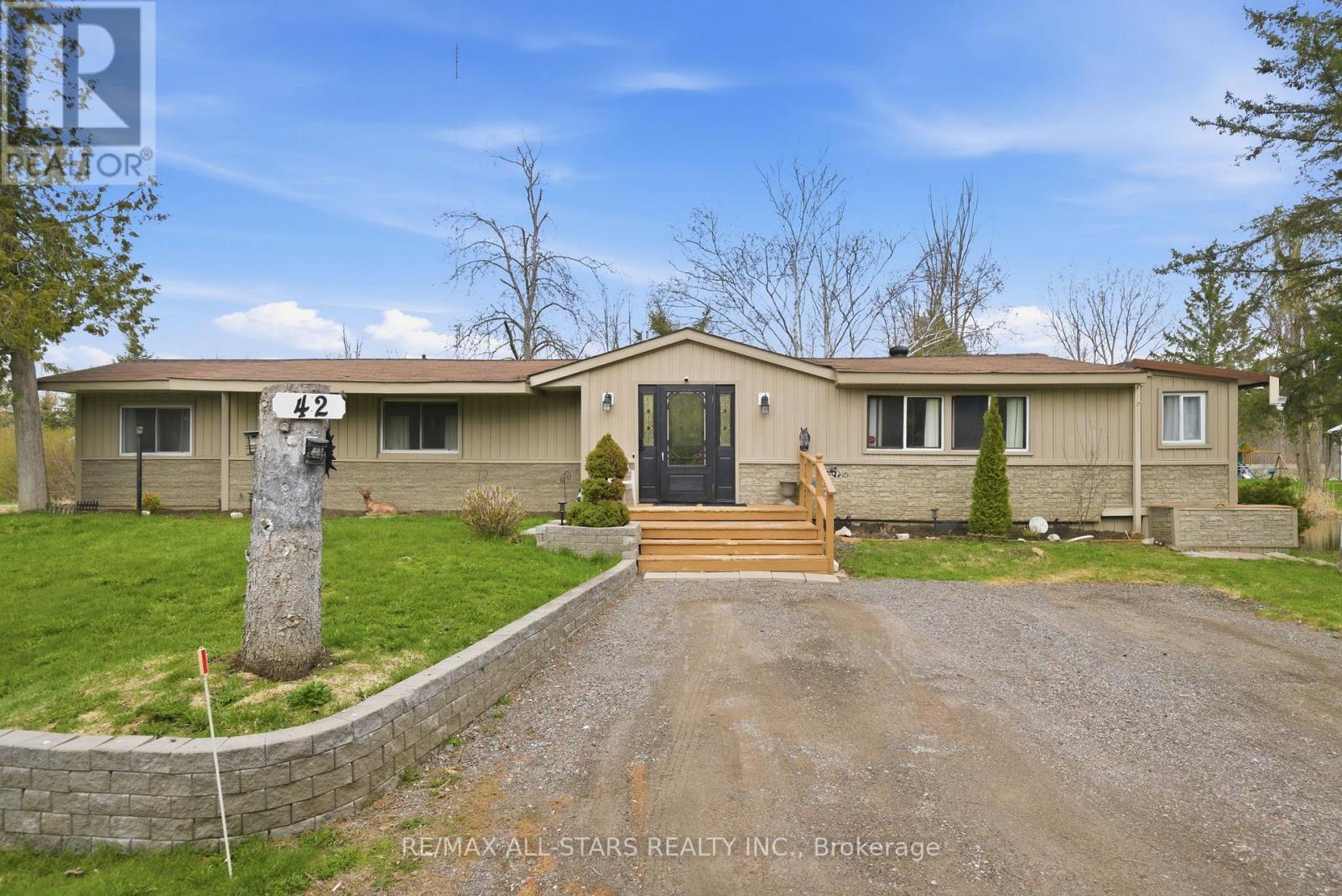 42 Otter Line Property Photo 1