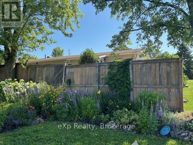 4 - 230 4 Concession Property Photo 12