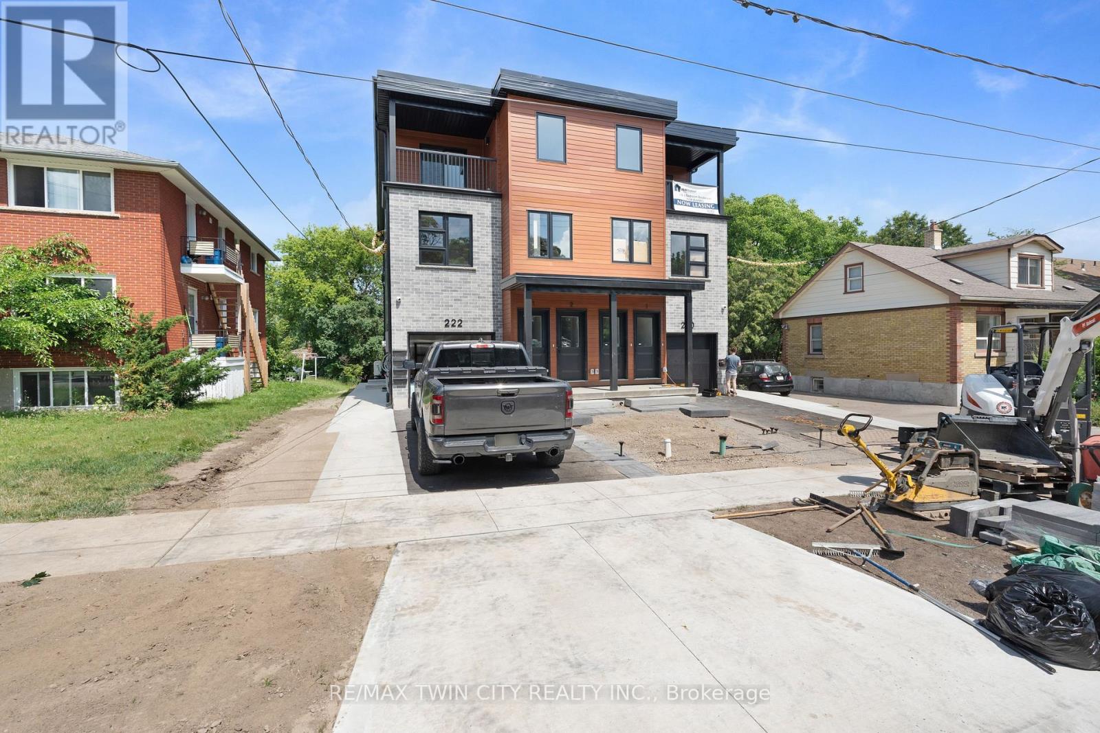 4 - 220 Heiman Street Property Photo 1