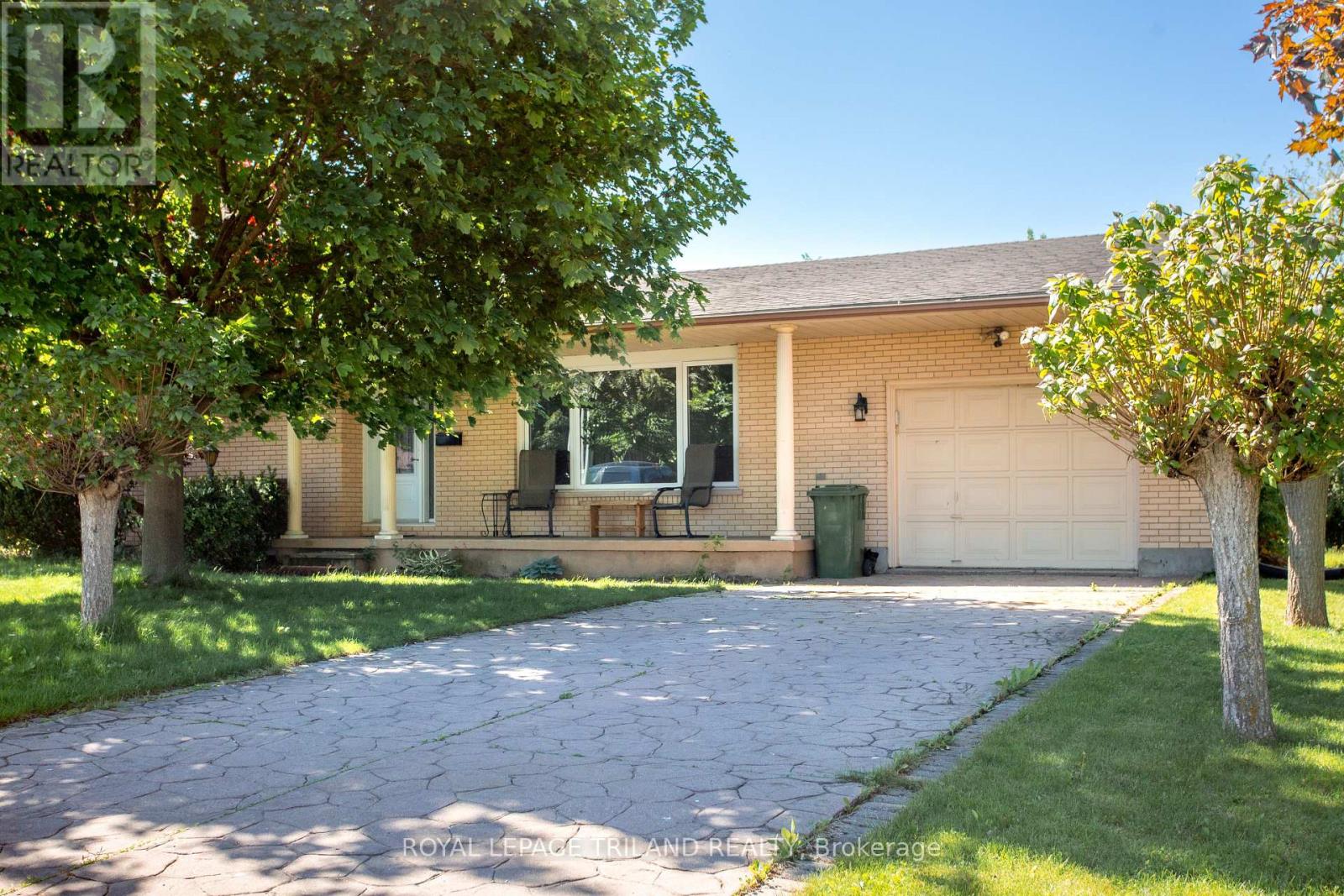 8 Croatia Court Property Photo 1