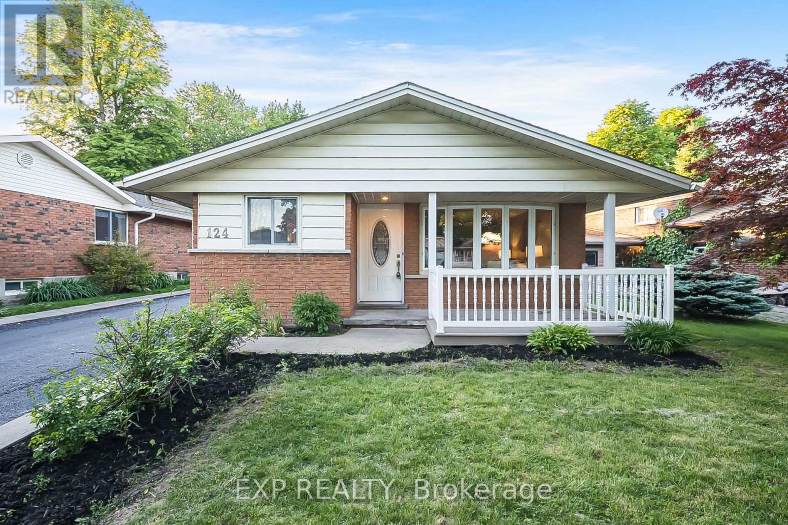 124 Dunsmere Drive Property Photo 1