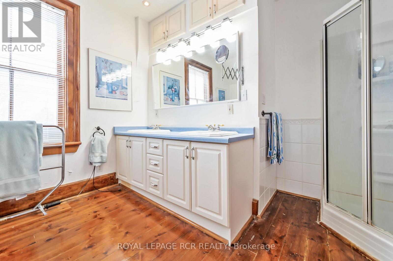 5600 Fourth Line Property Photo 33
