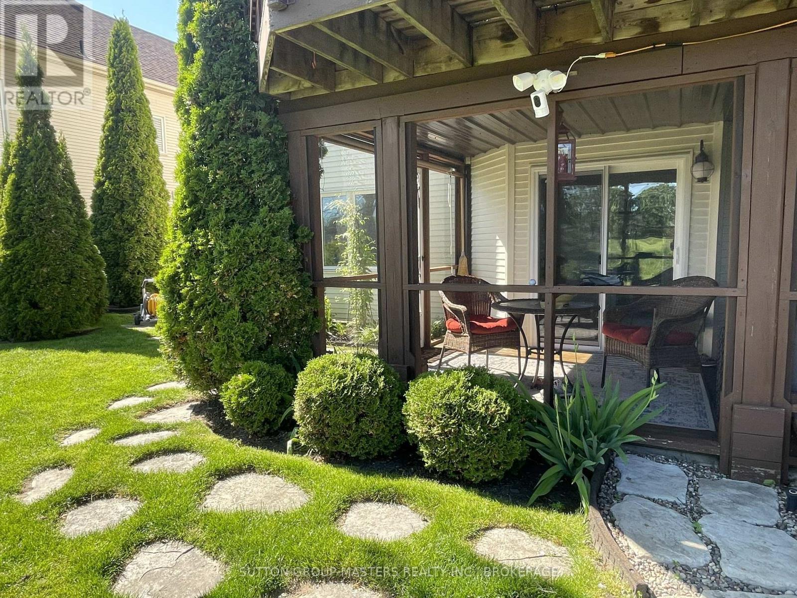 24 Glenora Drive Property Photo 6