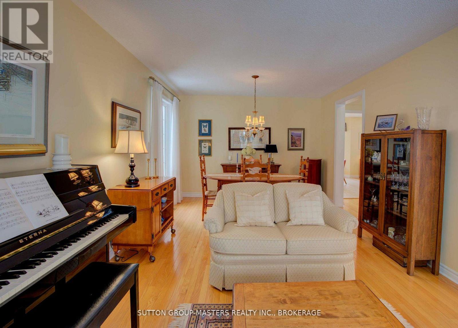 24 Glenora Drive Property Photo 11