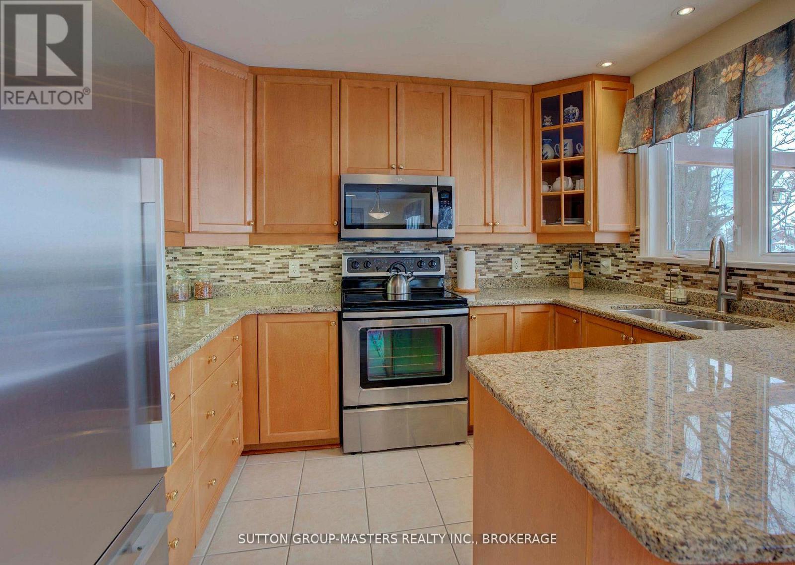 24 Glenora Drive Property Photo 16