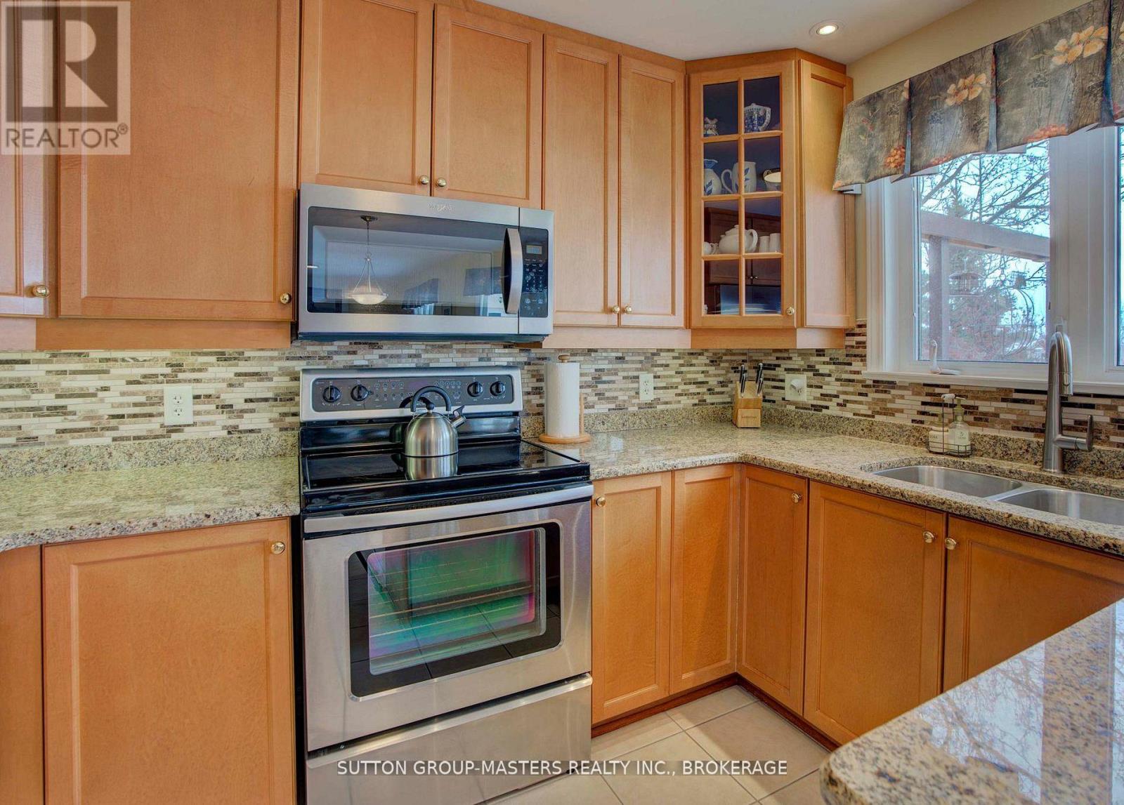 24 Glenora Drive Property Photo 17