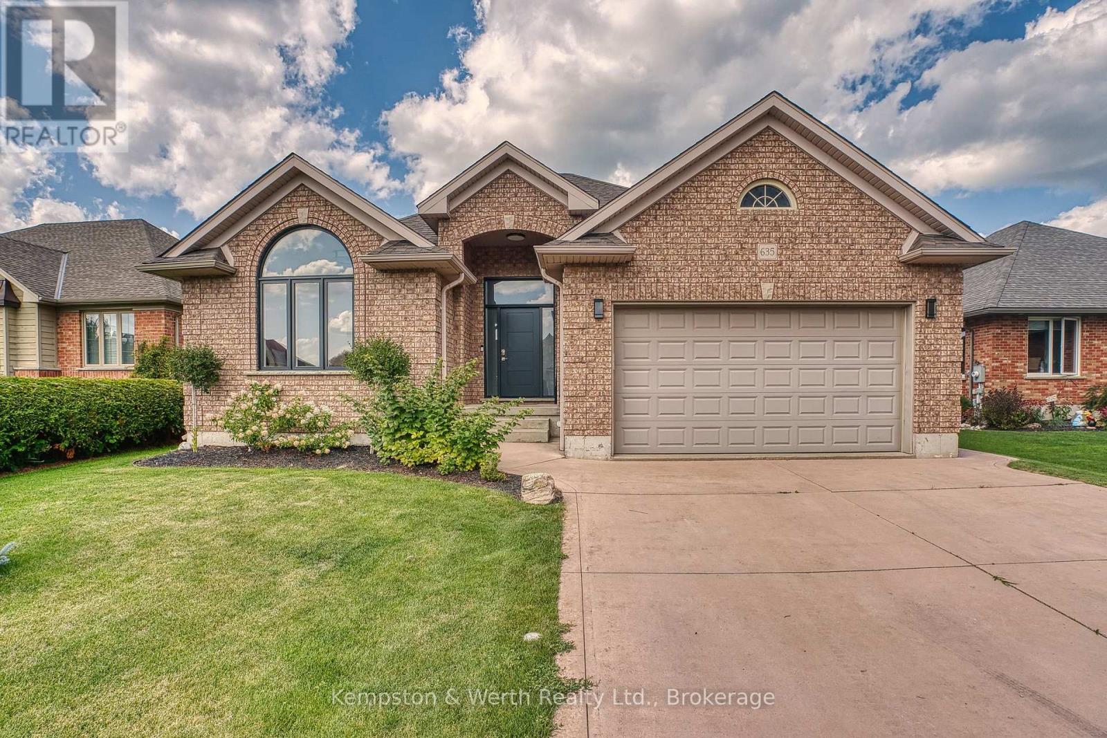 635 Riverview Drive Property Photo 1