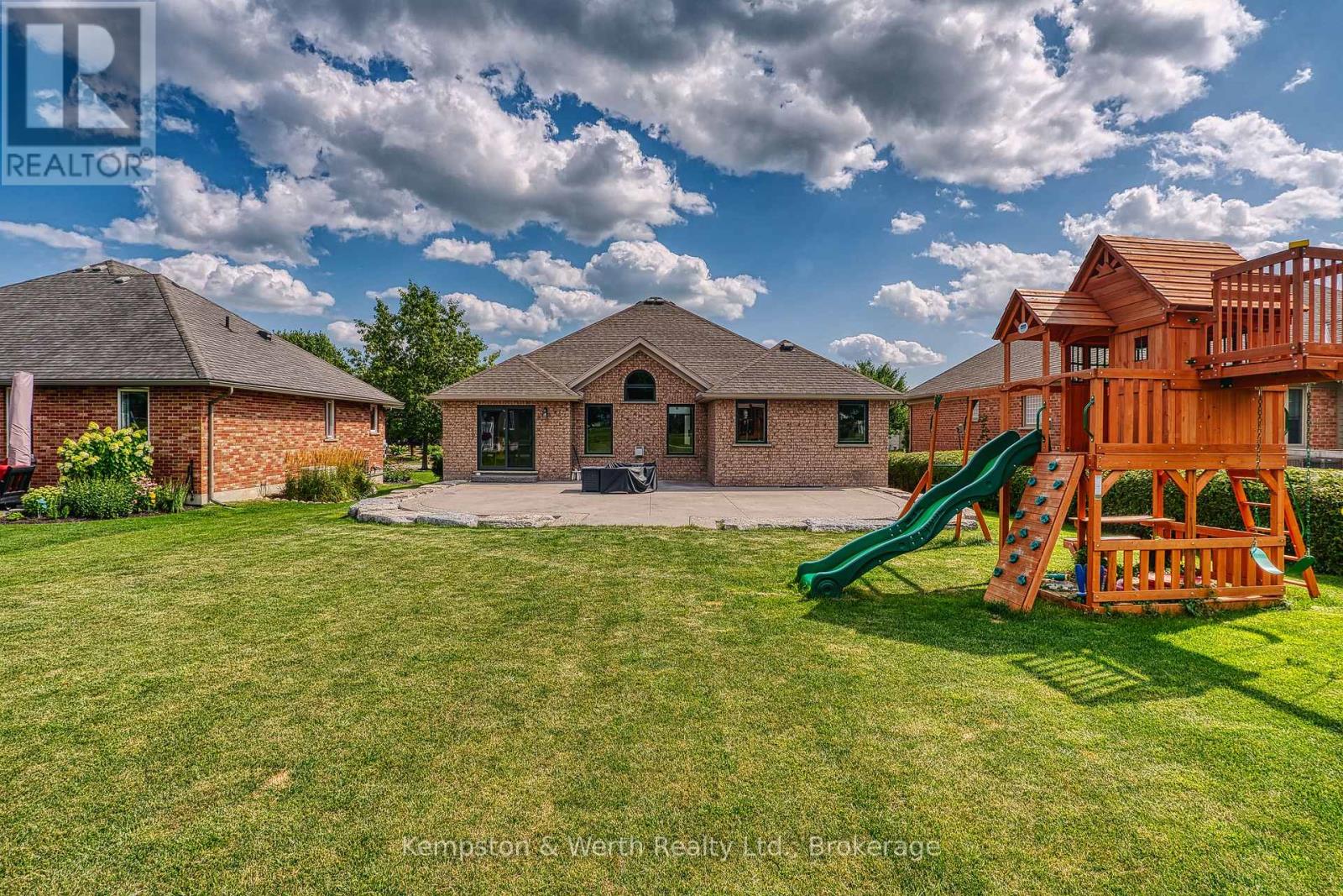 635 Riverview Drive Property Photo 36