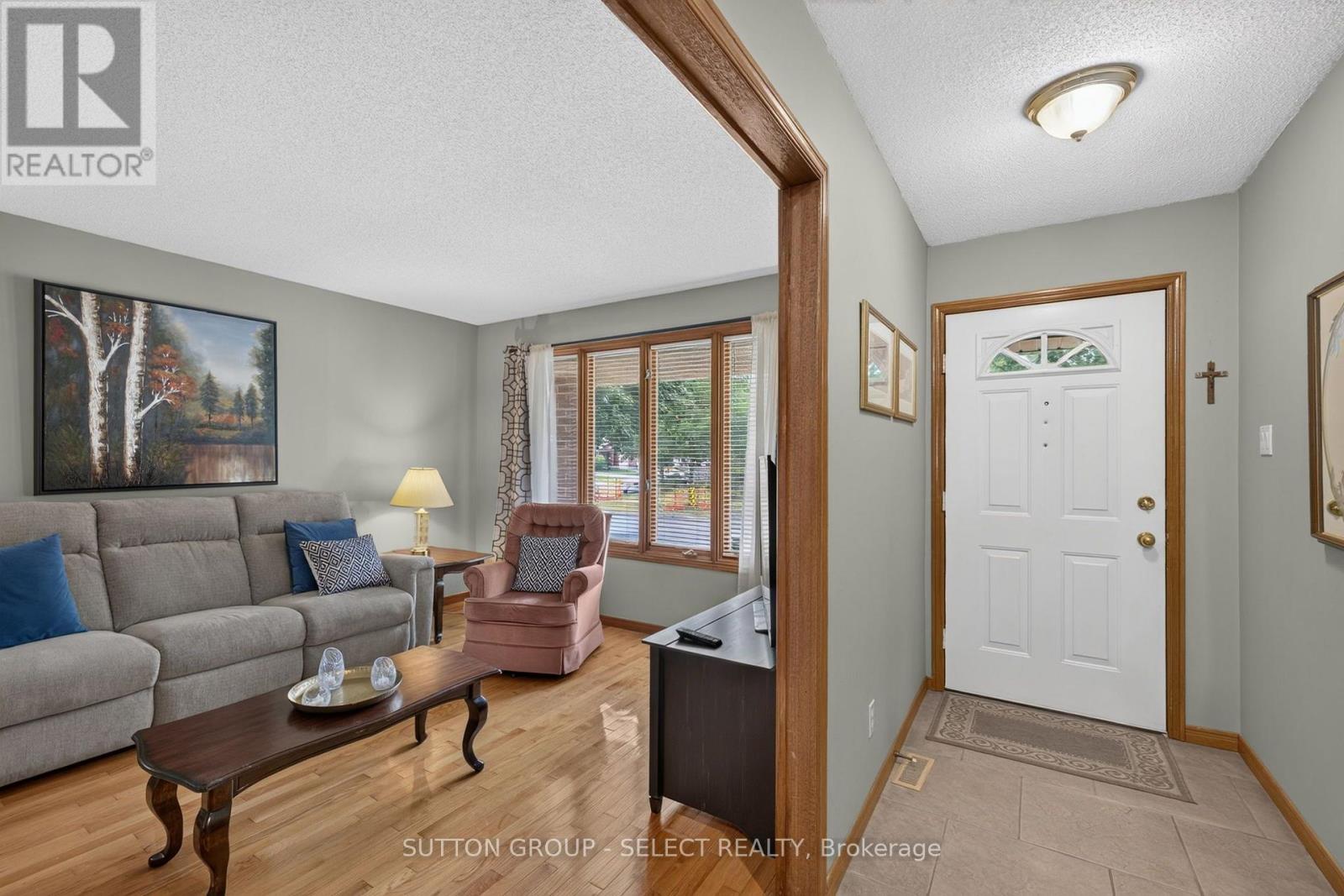 1769 Jalna Boulevard Property Photo 6