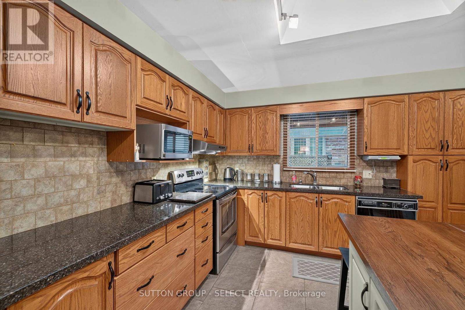 1769 Jalna Boulevard Property Photo 14