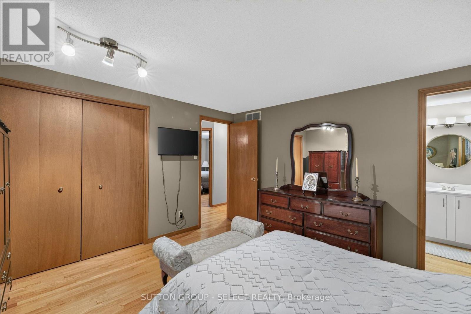 1769 Jalna Boulevard Property Photo 18