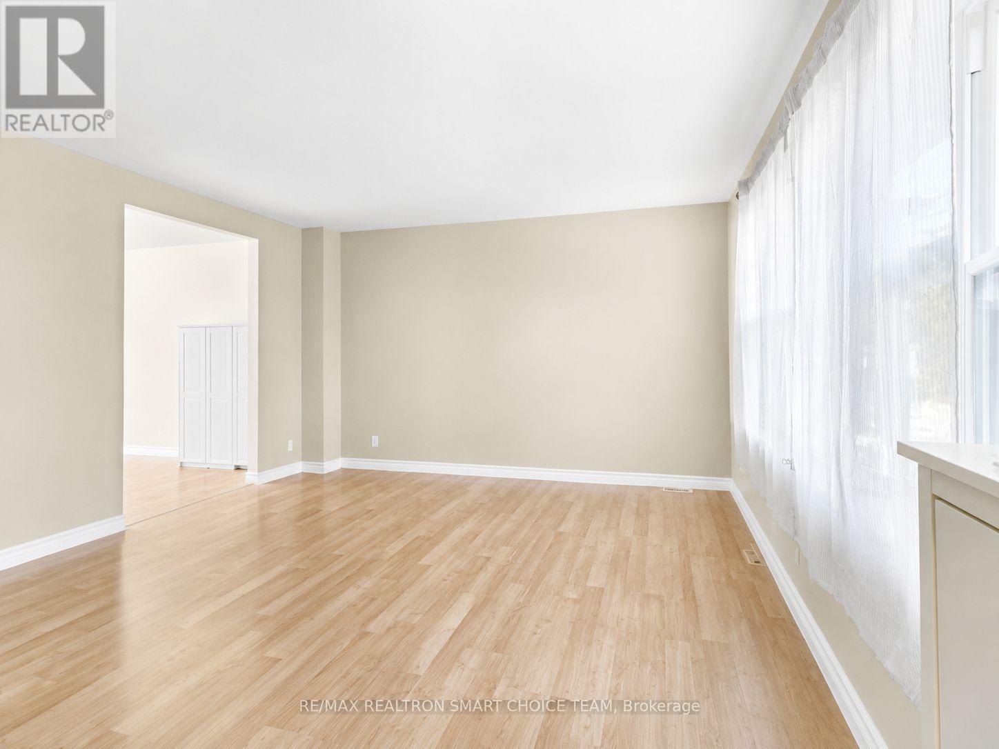 971 Oakview Avenue Property Photo 8