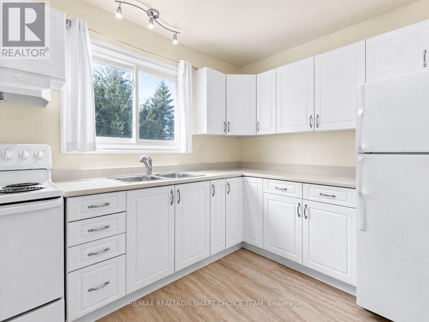 971 Oakview Avenue Property Photo 17