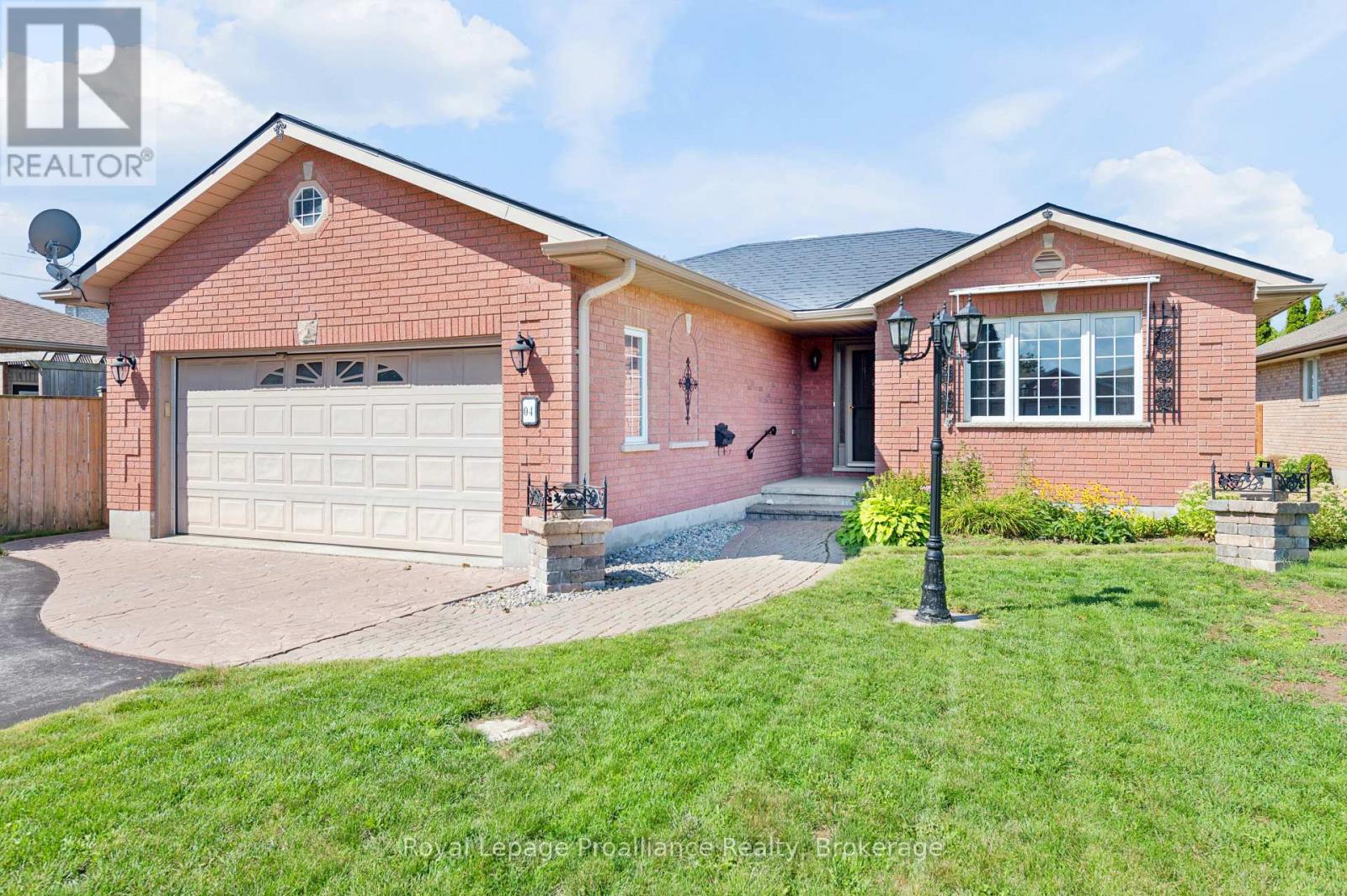 4 WILMOT COURT Property Photo 1