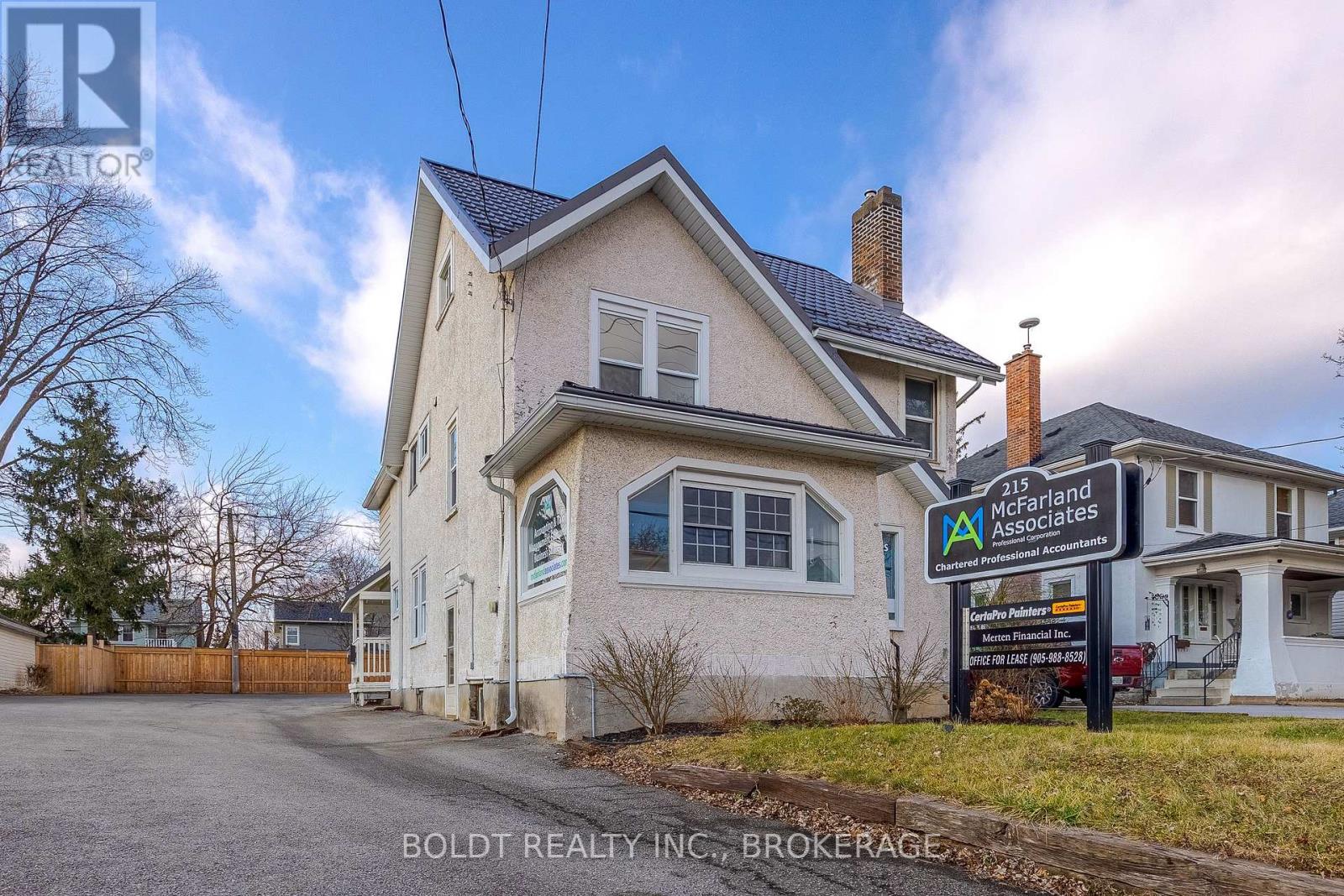 2D - 215 ONTARIO STREET