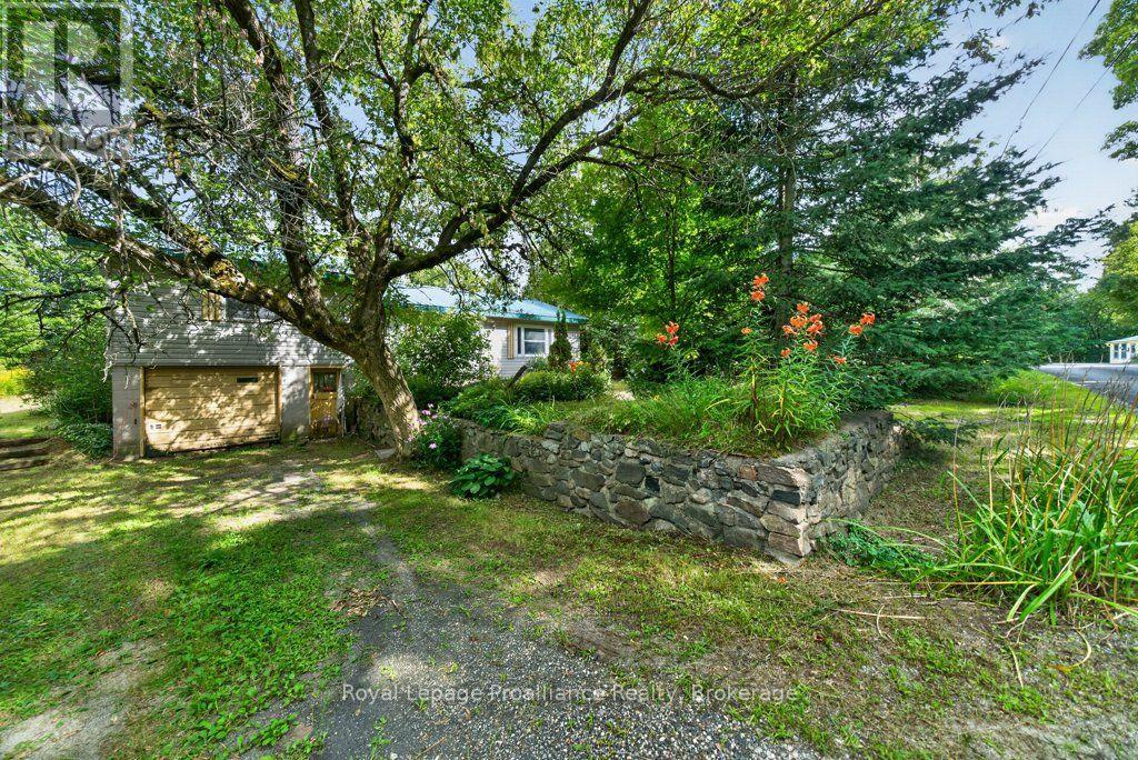 2452 Henderson Road Photo de la propriété 1