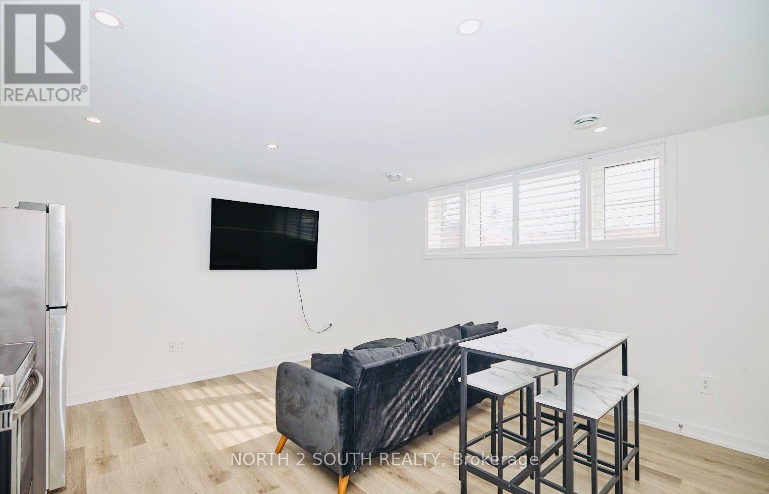 108 - 6591 Montrose Road Property Photo 5