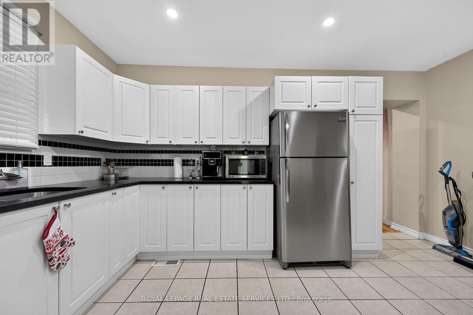 62 Erie Avenue Property Photo 7