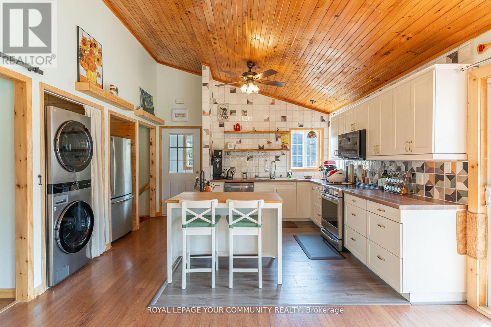 3895 Loop Road Property Photo 6