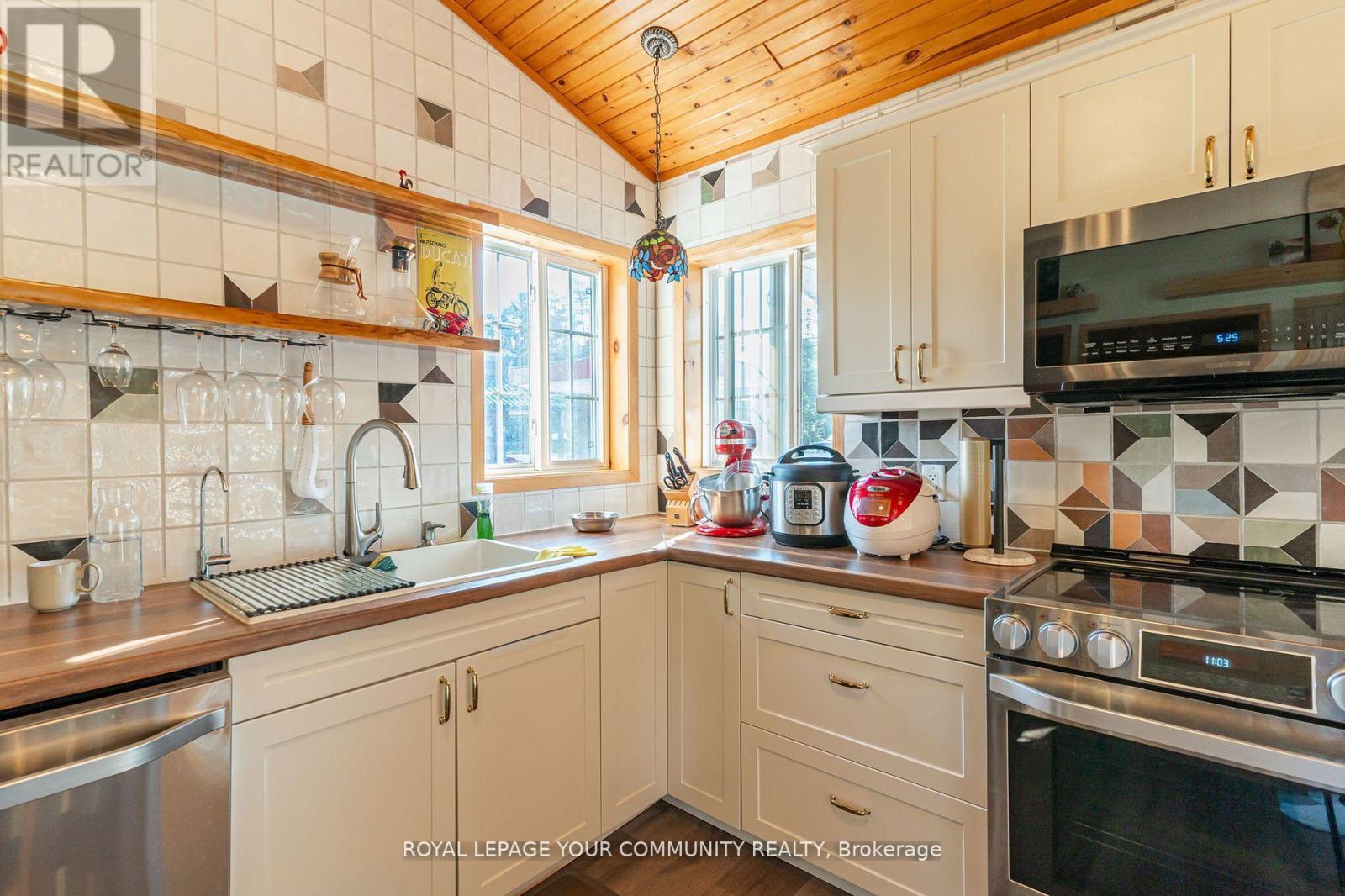 3895 Loop Road Property Photo 7