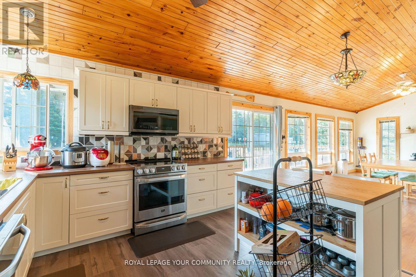 3895 Loop Road Property Photo 9