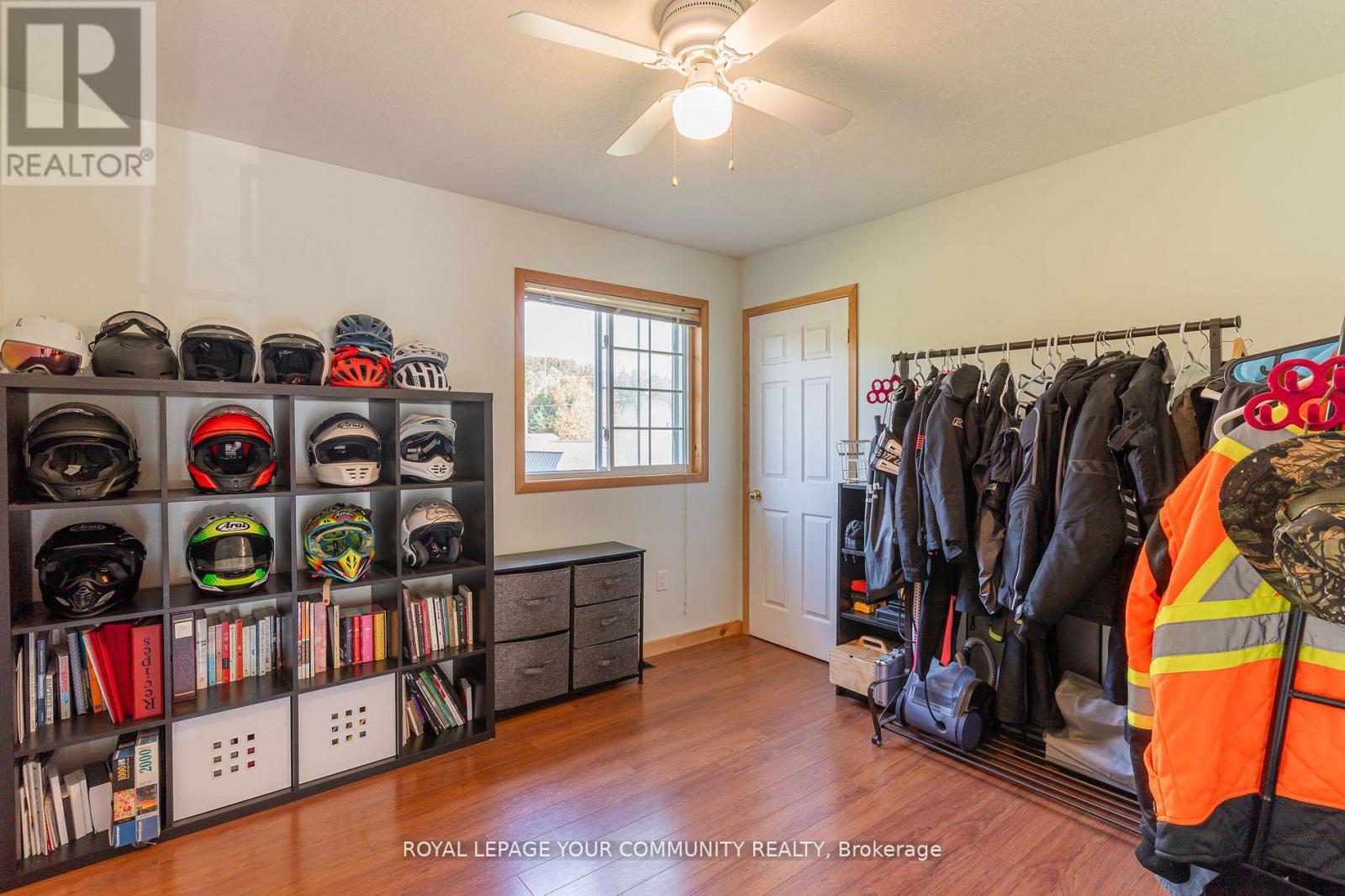 3895 Loop Road Property Photo 12