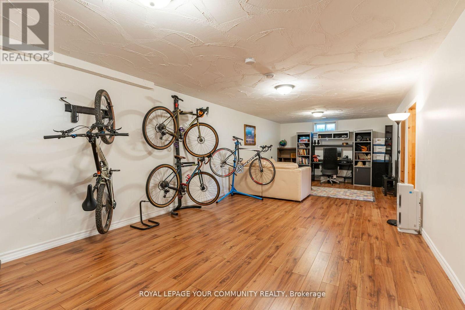 3895 Loop Road Property Photo 15