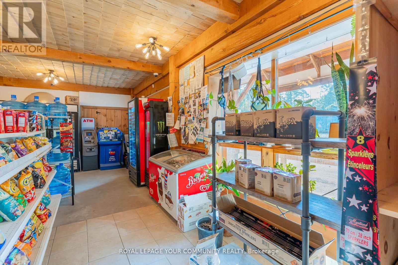 3895 Loop Road Property Photo 32