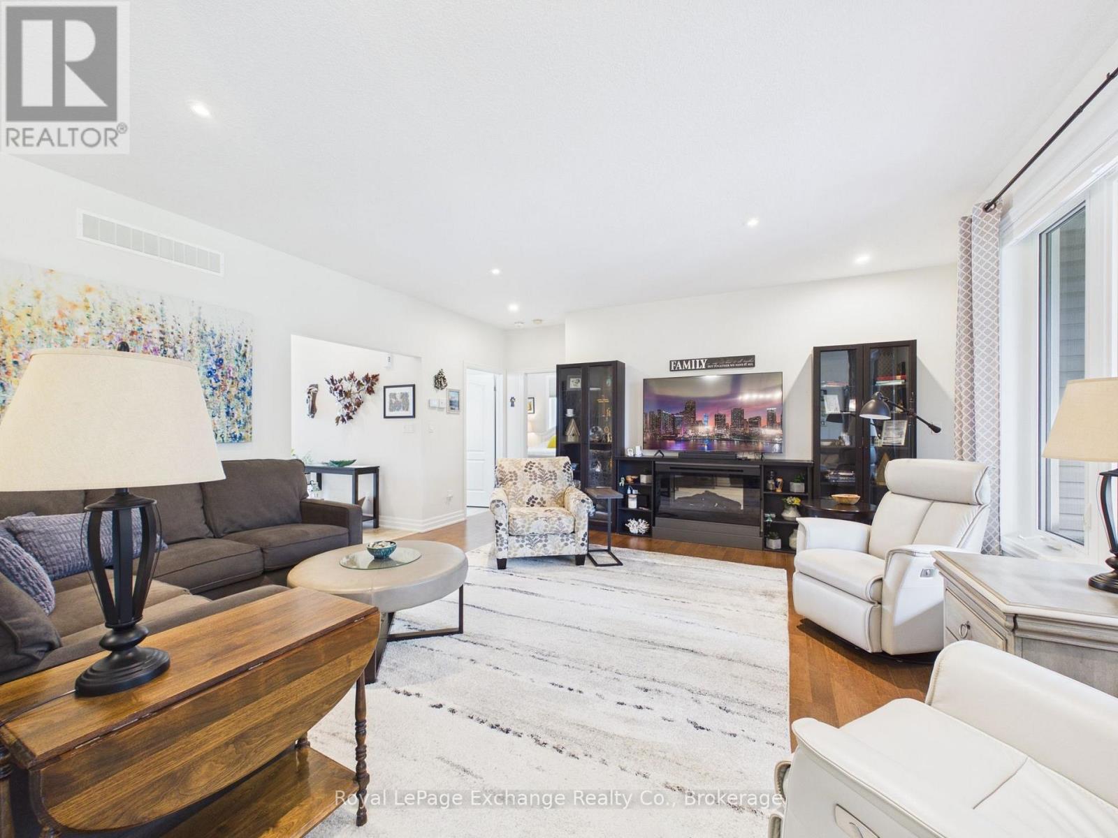 206 Gregor Drive Property Photo 4