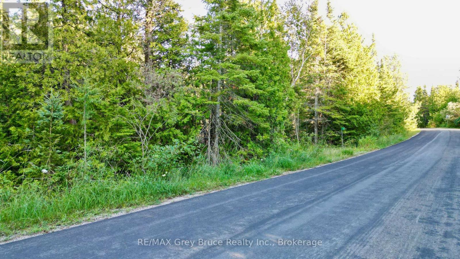 8 Devils Glen Property Photo 3
