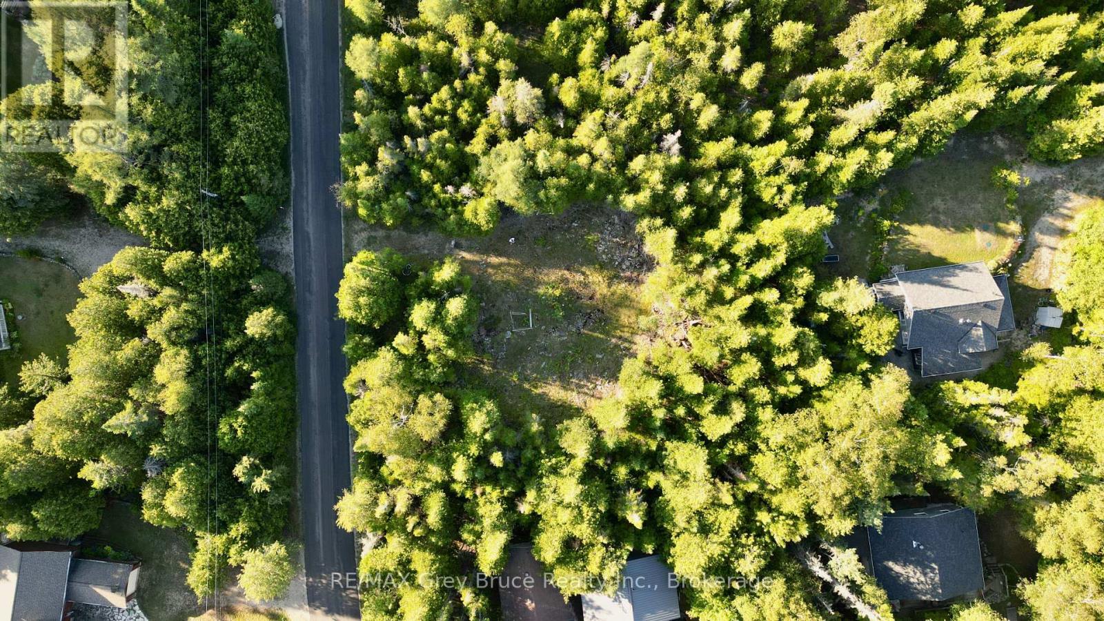 8 Devils Glen Property Photo 13