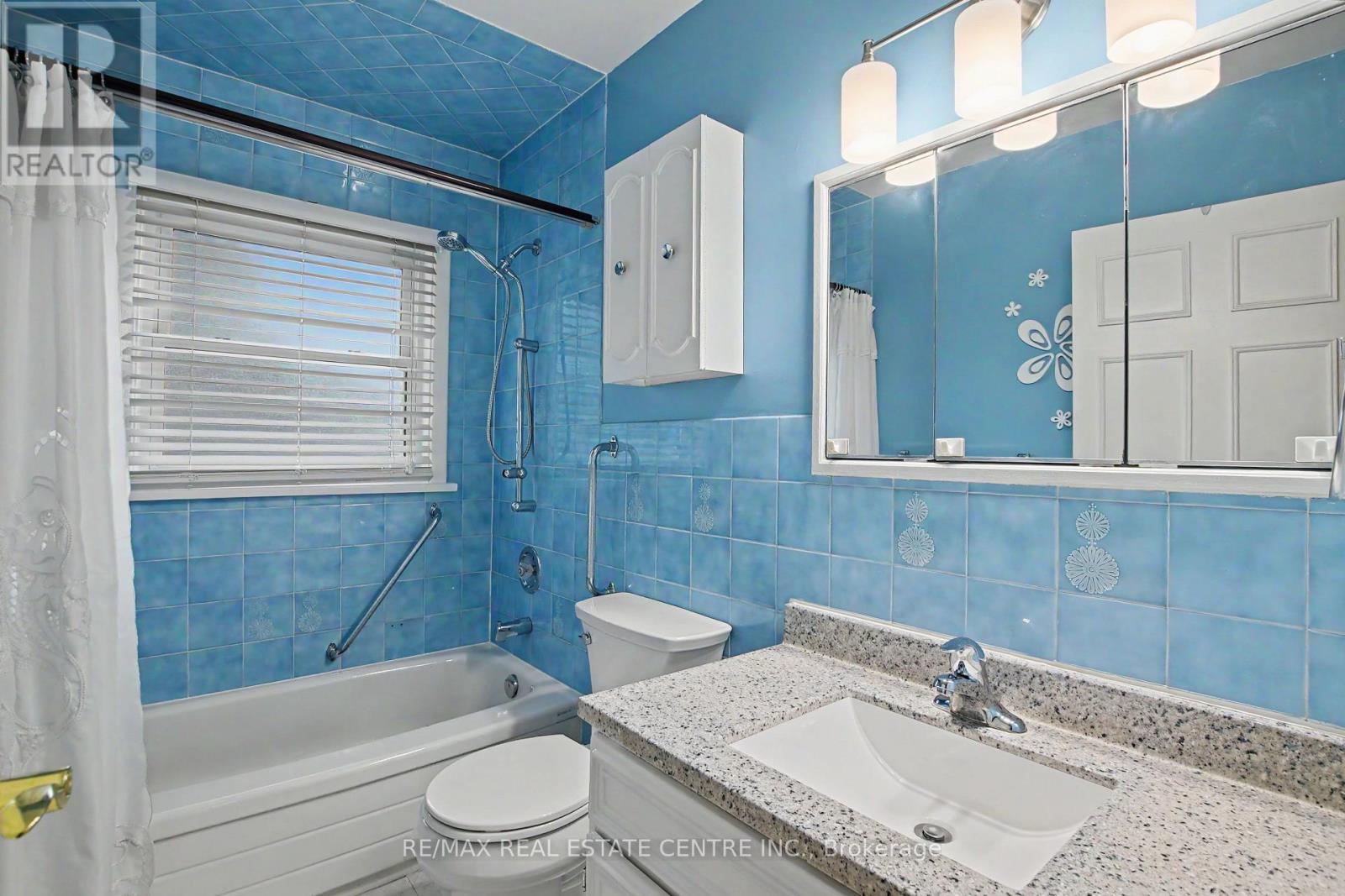 209 Franklin Street S Property Photo 9