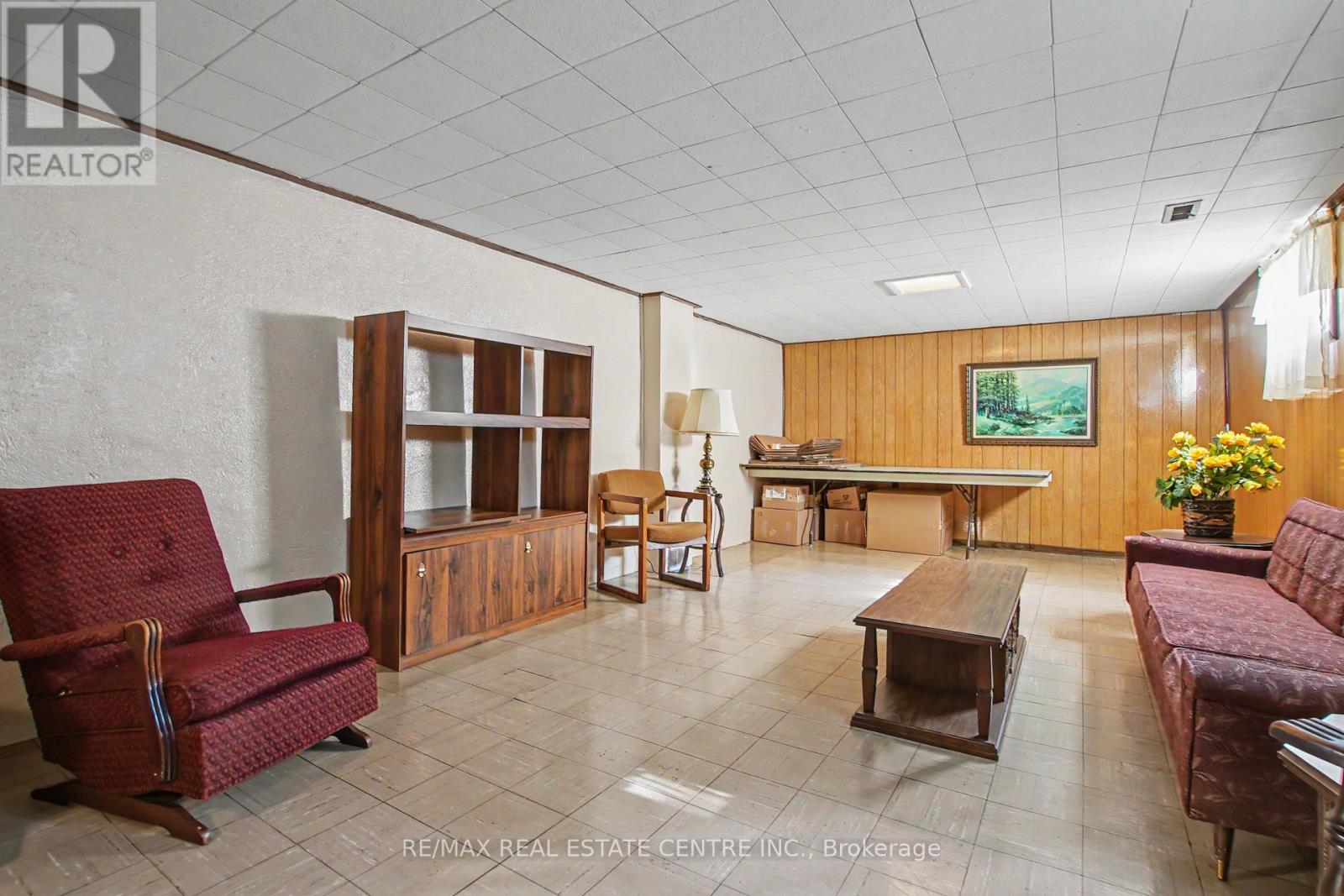 209 Franklin Street S Property Photo 19