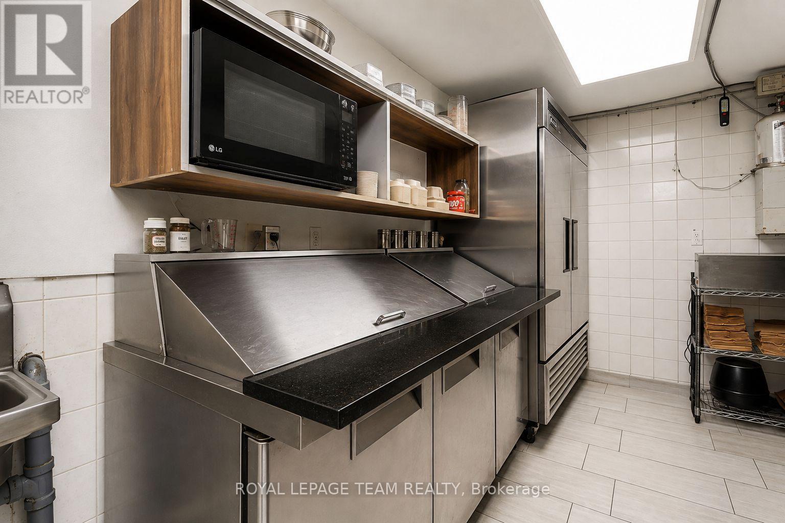 6594 Fourth Line Road Property Photo 15