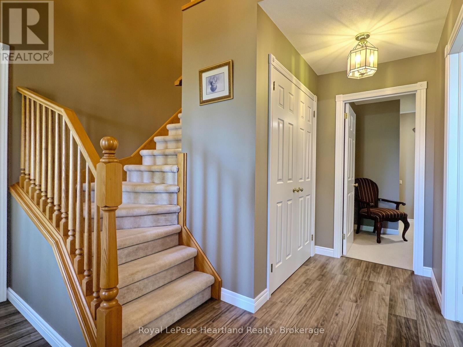 155 Victoria Drive Property Photo 6