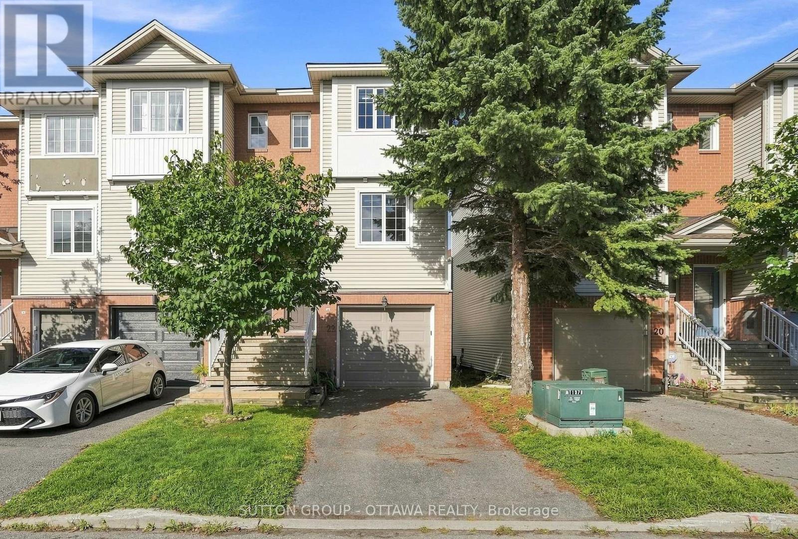22 MANHATTAN CRESCENT