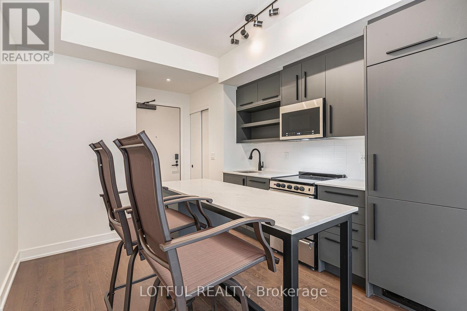 1305 - 560 Rideau Street Property Photo 7