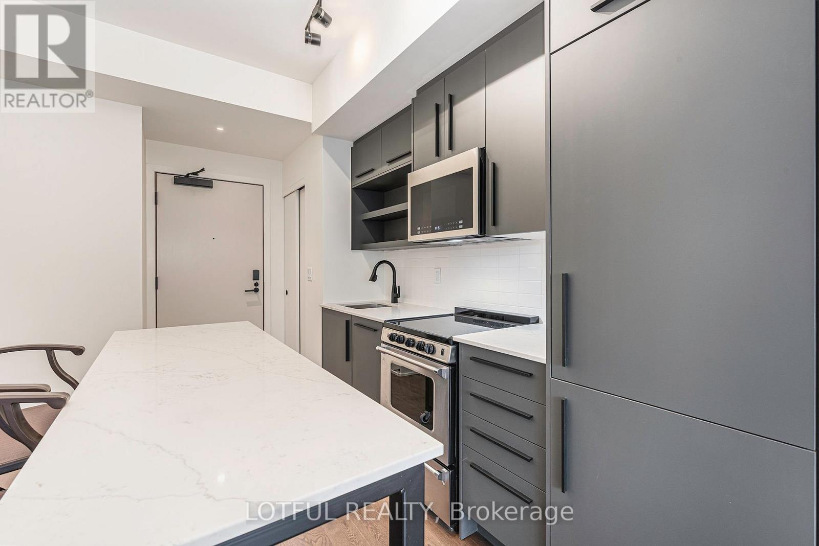 1305 - 560 Rideau Street Property Photo 10