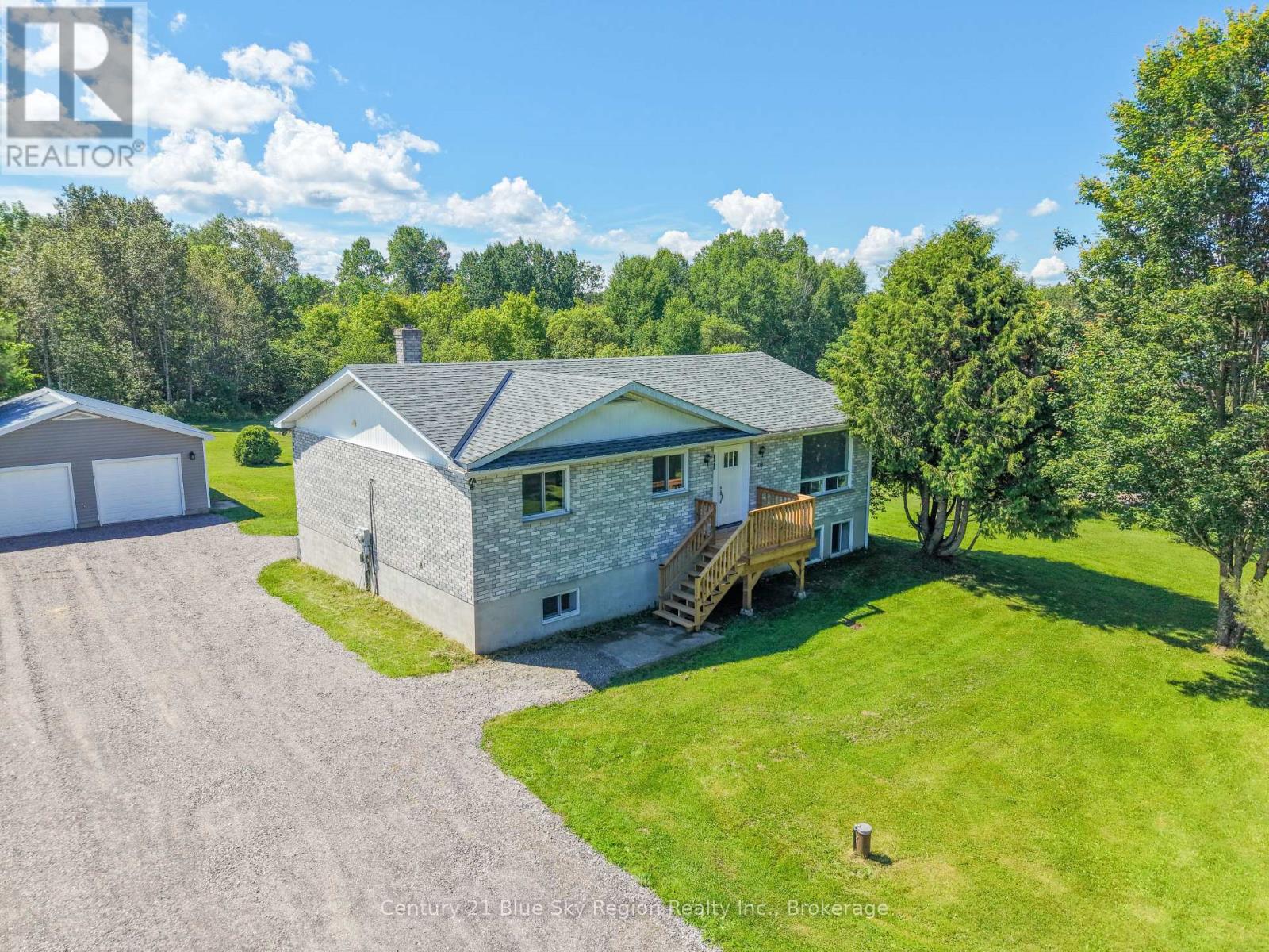 418 Laurier Street Property Photo 1