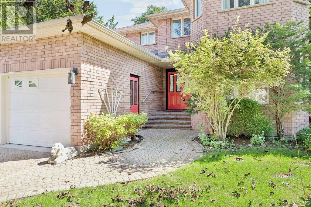 6 BRIDLEWOOD LANE Property Photo 1