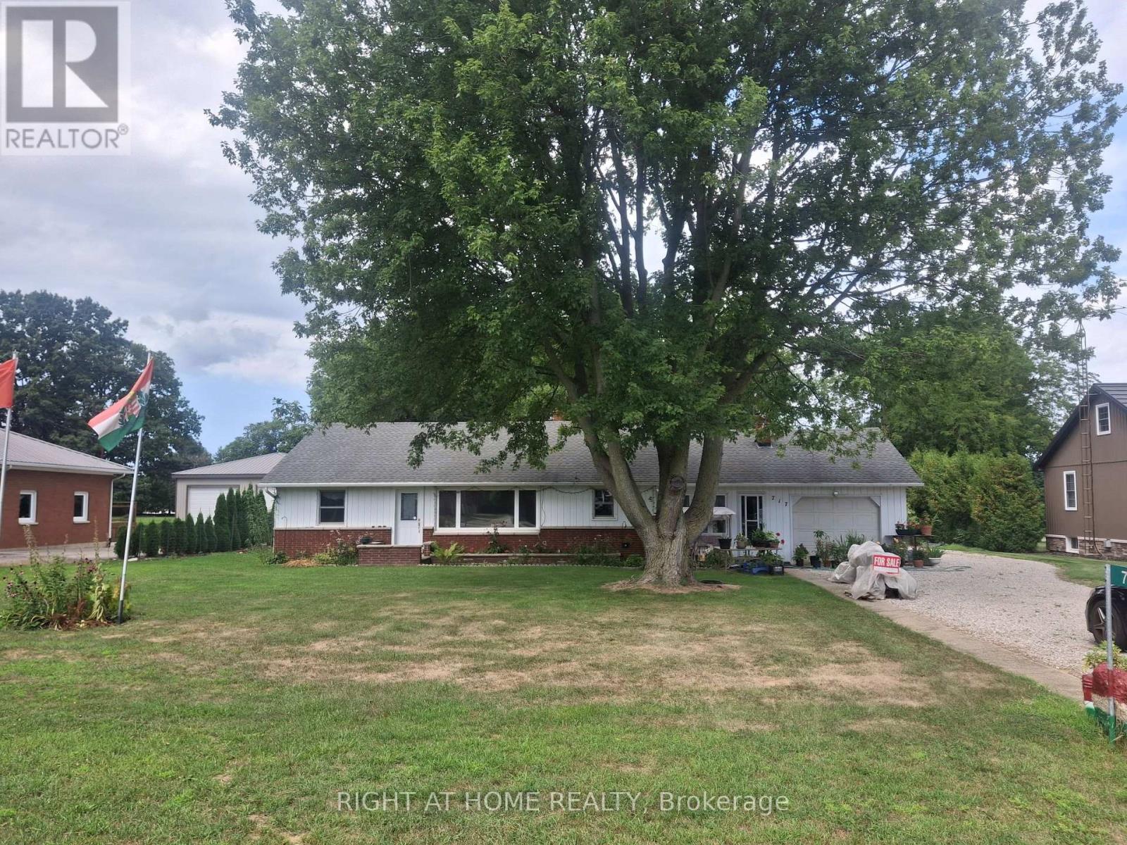 717 Mersea Rd 6 Road E Property Photo 1