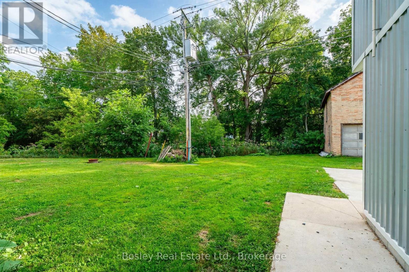 30 Elora Street S Property Photo 5