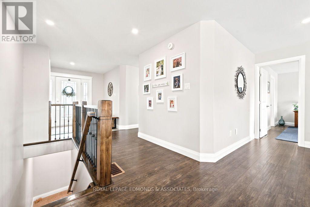10 Noble Crescent Property Photo 6