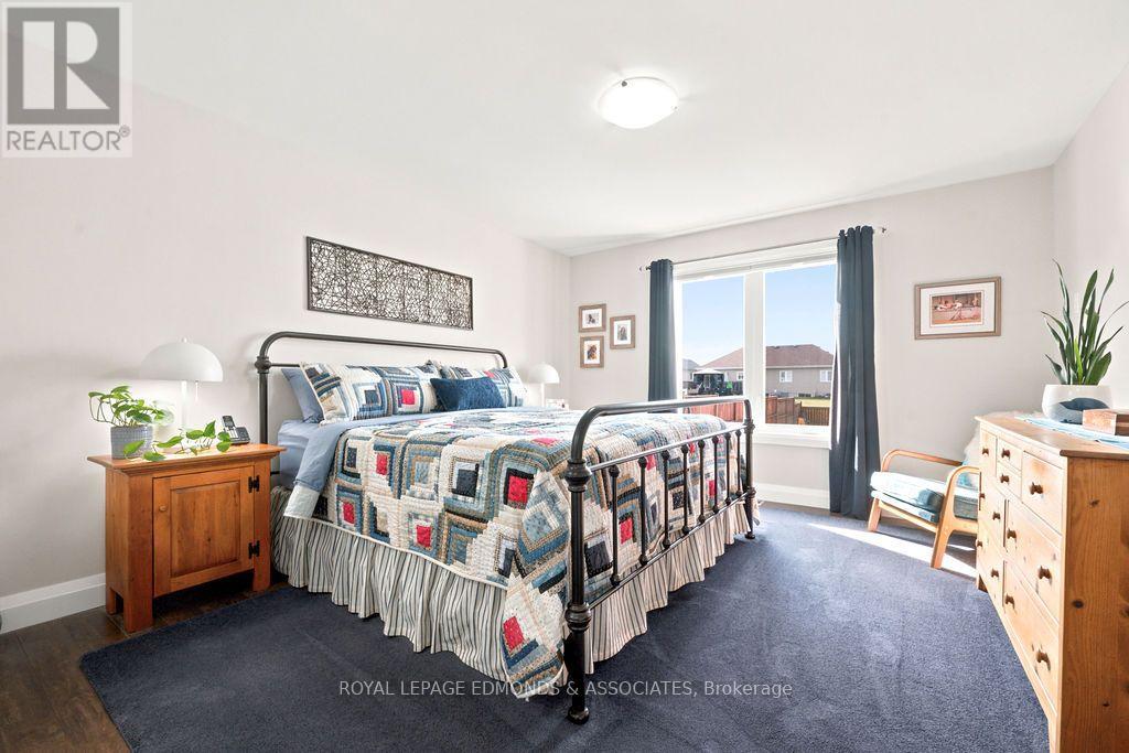 10 Noble Crescent Property Photo 19