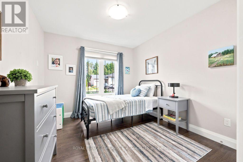 10 Noble Crescent Property Photo 24