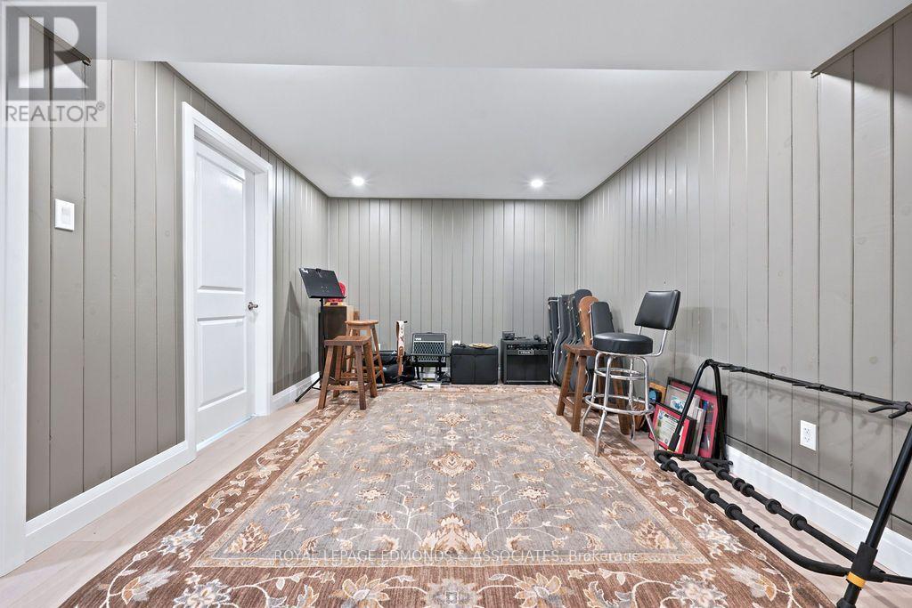 10 Noble Crescent Property Photo 30